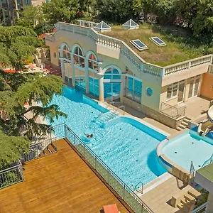 Les Tourelles Aparthotel